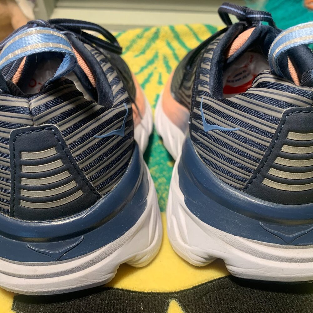 Women's Size 8.5 HOKA One One "Bondi 6" Athletic Shoes Navy Blue w/ Peach Trim - Picture 8 of 11